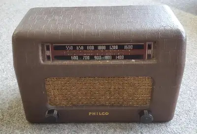 The unit is in good condition with some wear on the case. Radio turns on and speaker works but can't...