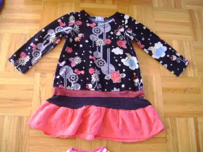Vetements pour fille 4ans (chandails,pantalons et robe), View more