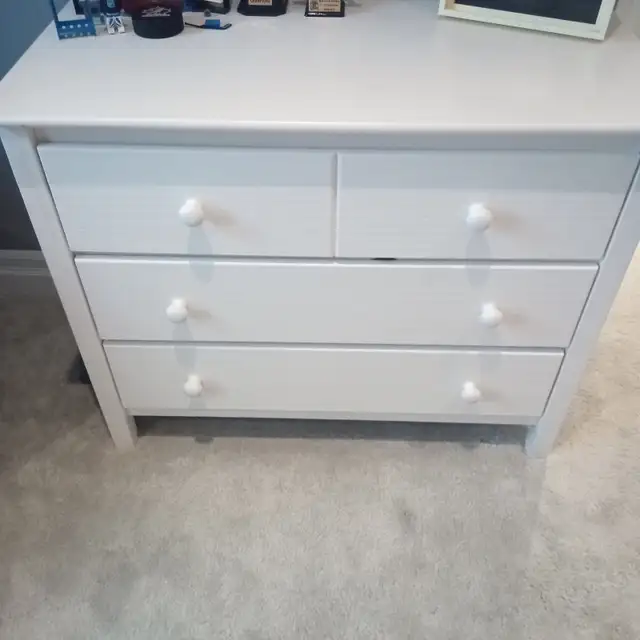 White crib and dresser in Cribs in London - Image 3