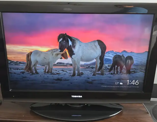 Toshiba 32E200U - 32 HDMI TV in TVs in Ottawa - Image 2