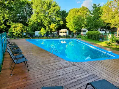 Terrain à louer-camping privé - 1 juillet au 15  septembre 2025, View more