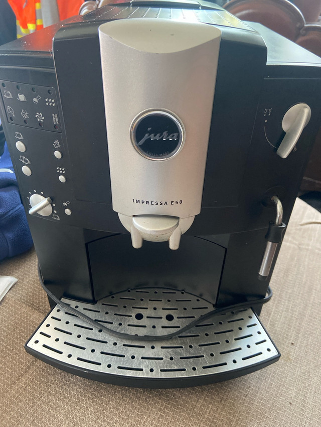 Jura Swiss impressa e50 espresso coffee grinder maker in Coffee Makers in Muskoka