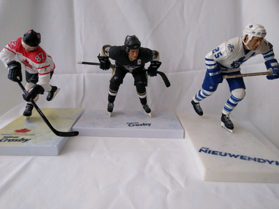 Sidney Crosby and Joe Nieuwendyk Hockey Figurines
, View more