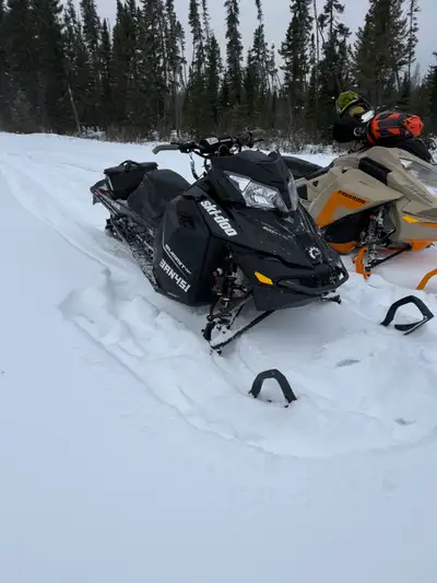 3600 miles Cfr Munster bars RSI 3 inch riser Brand new hand warmers Grip and rip bracing Ibackshift...