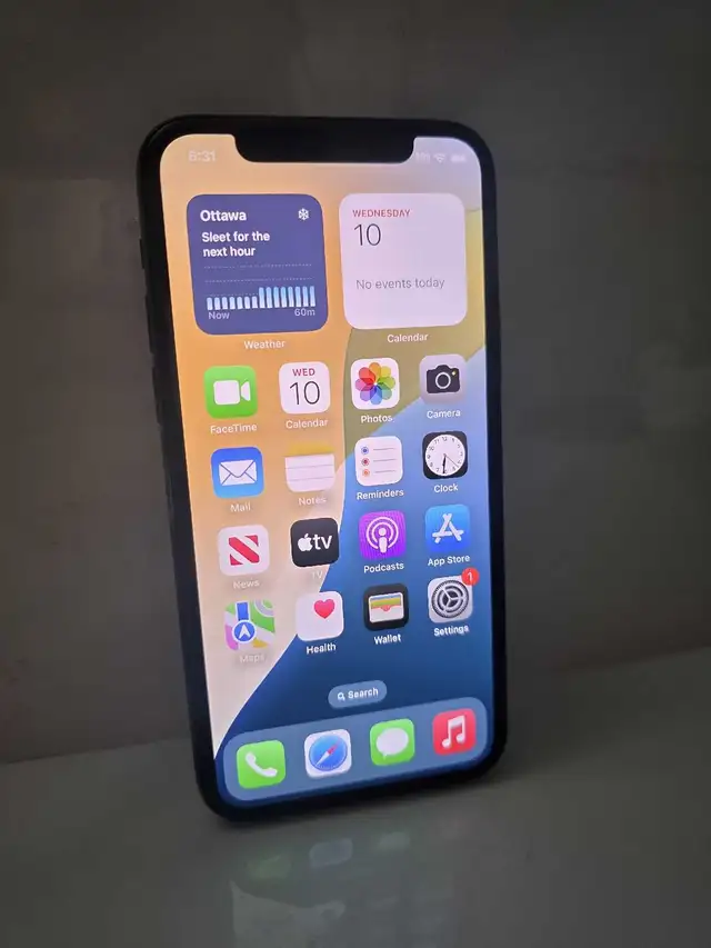 iphone 11 pro 256gb in Cell Phones in Saint John - Image 2