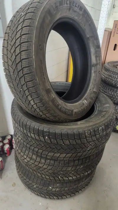 Set of 4, will not separate. Used 1 winter only, 9/32 tread left (90%). Date Code 4422 (2022) Came o...