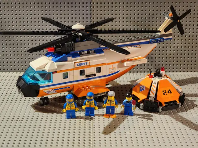 Lego CITY 7738 Coast Guard Helicopter & Life Raft in Toys & Games in Longueuil / South Shore - Image 2