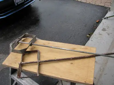 Mixing stir stick 16" long used for mixing drywall compound or cement. we have 2 10 dollars each.