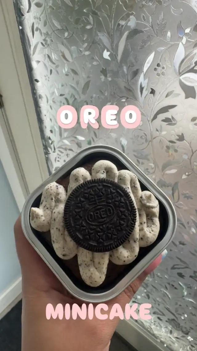 Mini cakes 477290056993351682