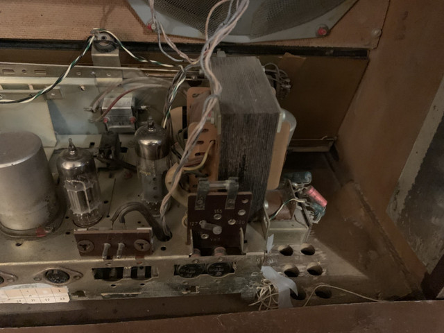 Schaub-Lorenz multi-Band vintage tube radio in Arts & Collectibles in City of Toronto - Image 2