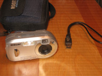 Caméra numérique SONY Cyber-shot DSC-P41 +fil+étui