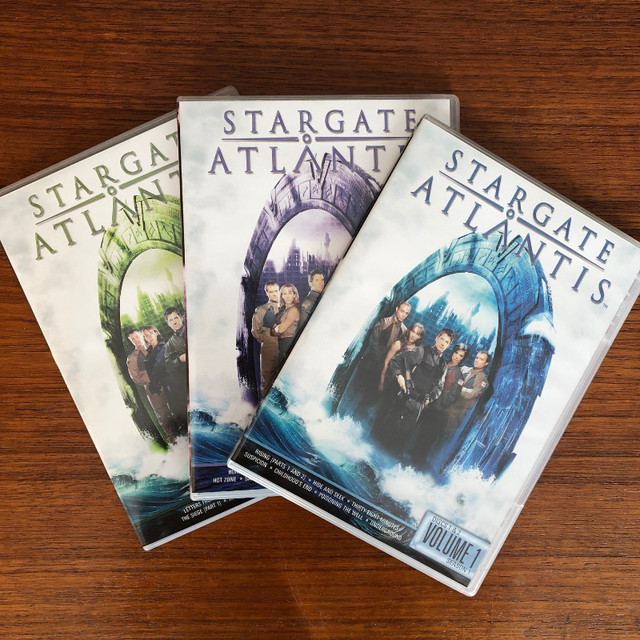 Stargate Atlantis Complete Season 1 - Sci-fi TV DVD Series in CDs, DVDs & Blu-ray in Delta/Surrey/Langley - Image 2