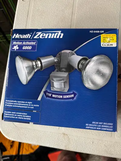 floodlight - wired - never installed, View more
