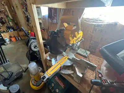 Dewalt 10” Sliding Double bevel mitre saw. Bought for a spare and don’t use it.