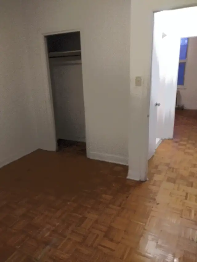 Nice 5.5 3 mins Snowdon metro all included  $ 1550.