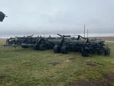 2018 Serial #1806087-3 MKIII Openers 12'' Spacing Will be factory reconditioned Located in Trochu,AB...