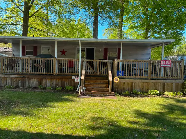 2010 Northern Cottage Escape mobile home in Park Models in Grand Bend - Image 2