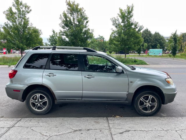 Mitsubishi Outlander AWD 2006 — photo 2
