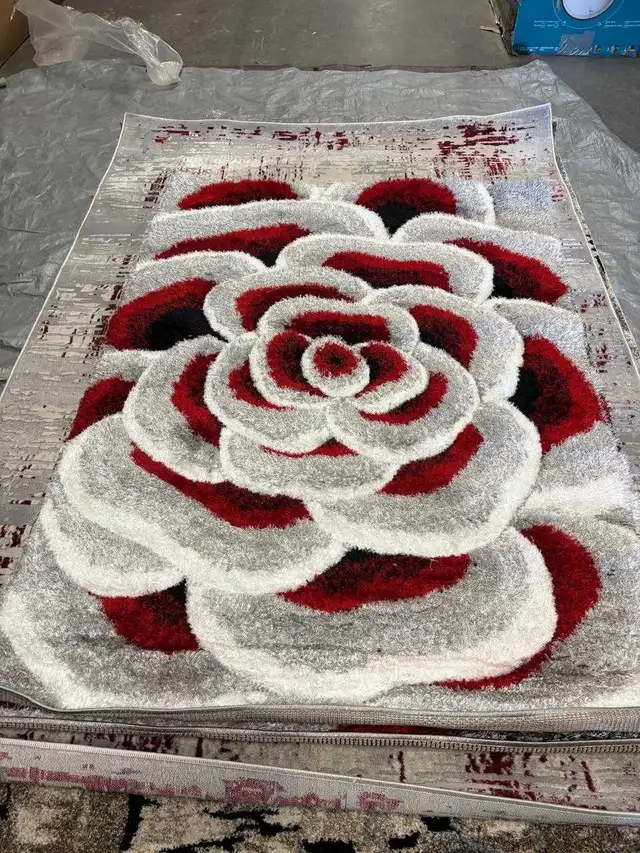Turkish Area Rug – 4' x 5.6'  in Rugs, Carpets & Runners in Ottawa - Image 3