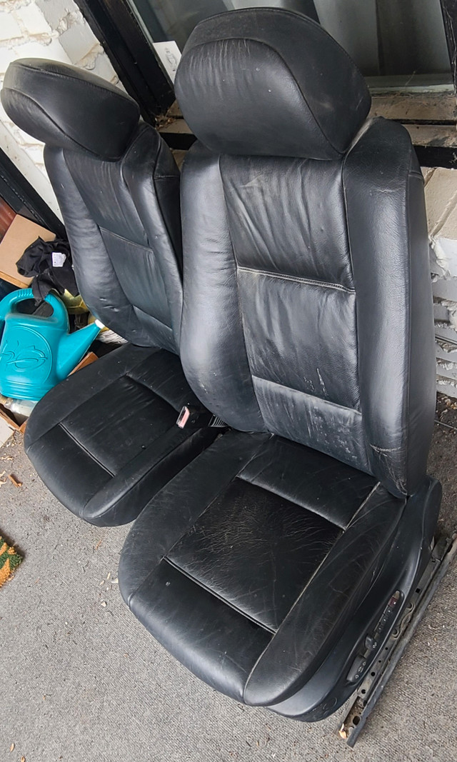 Leather buckets seats from bmw e46 4dr Other Parts & Accessories