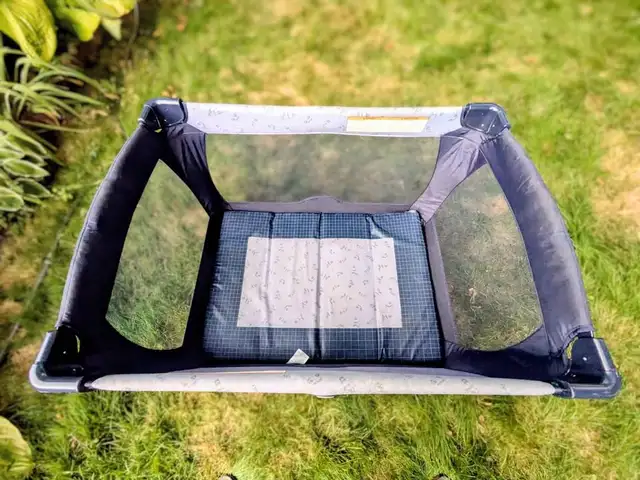 GRACO Travel Crib EXCELLENT CONDITION RARELY USED in Cribs in Mississauga / Peel Region - Image 5