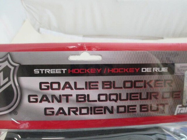 Franklin Sports NHL Goalie Blocker for Junior (Brand new) dans Hockey  à Ville de Montréal - Image 2