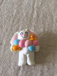 EASTER BUNNY LAPEL PIN- LIKE NEW