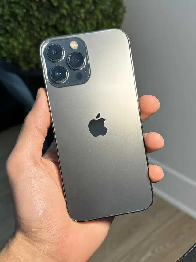 iPhone 13 Pro Max  6.7" screen! 4350 Mah battery89%Ba