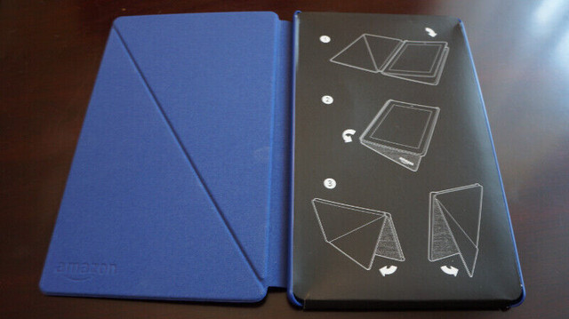 AMAZON BASICS TABLET COVER in iPad & Tablet Accessories in Norfolk County - Image 2