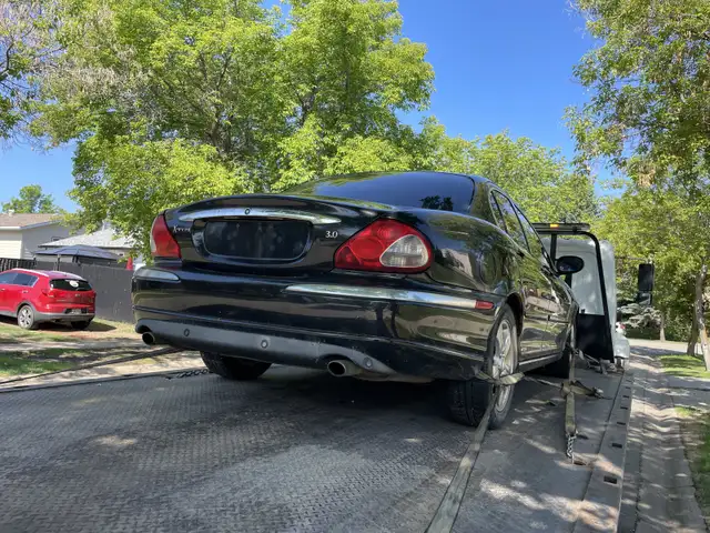 Guaranteed to pay you as much as we quote you here in Cars & Trucks in St. Albert - Image 4