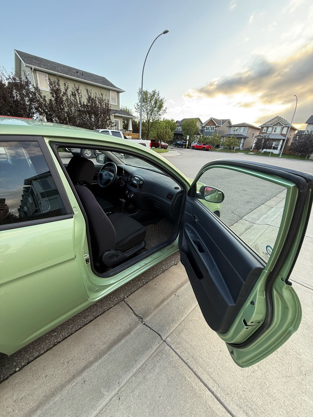 2010 Hyundai Accent  in Cars & Trucks in Calgary - Image 3