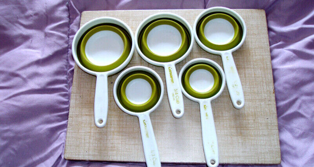 STARFRIT 5-PIECE COLLAPSIBLE MEASURING CUP SET in Kitchen & Dining Wares in Mississauga / Peel Region - Image 4