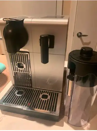 De'Longhi  Nespresso Lattissima Pro Espresso Maker, View more