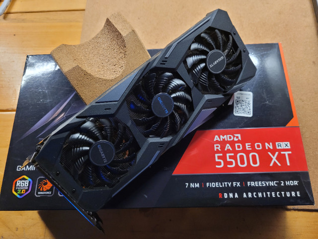 Gigabyte AMD Radeon RX 5500 XT OC PCI-E v4 4G DDR6 for sale in System Components in Ottawa - Image 2