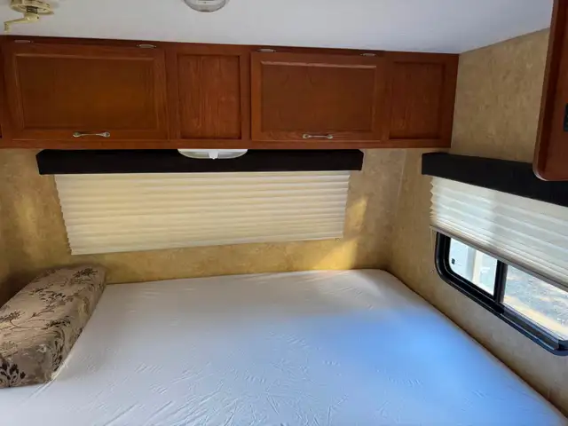 2014 STARCRAFT RB-14 TRAVEL TRAILER in Travel Trailers & Campers in Nanaimo - Image 10