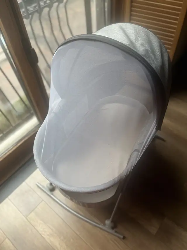Safety 1st - Nap n Go Rocking Bassinet in Other in City of Montréal - Image 3