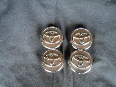 Good condition see picture's check part number at Toyota dealer for exact fit or https://www.toyotap...