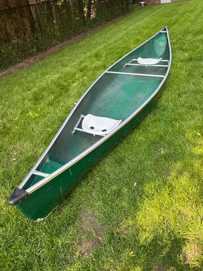 16 foot Kevlar canoe. 36 inch gunwhale width ,13 inch centre depth, 20 inch height at bow and stern....
