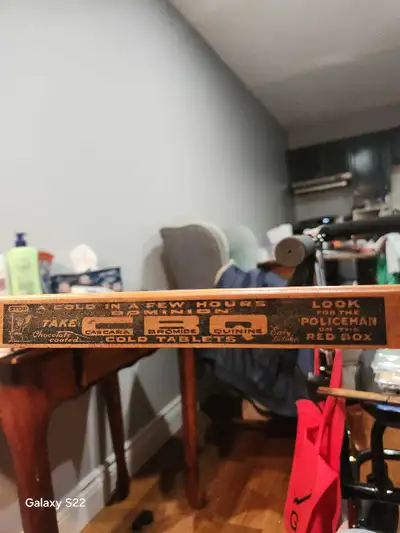 This is a vintage J.H. Harvey grocer's ruler from Lyndhurst, Ontario, featuring old Dominion cold ta...