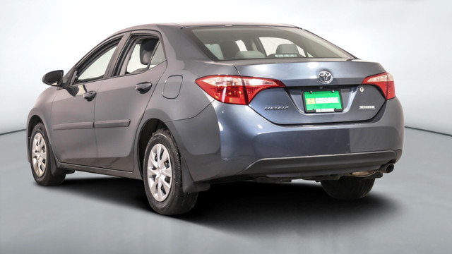 TOYOTA COROLLA 2018 dans Autos et camions  à Ville de Montréal - Image 3
