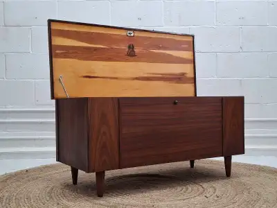 No deposit required Cash payment only Available, Beautiful refinished mid-century modern (MCM) walnu...