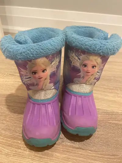 Size 12 Elsa boots, View more
