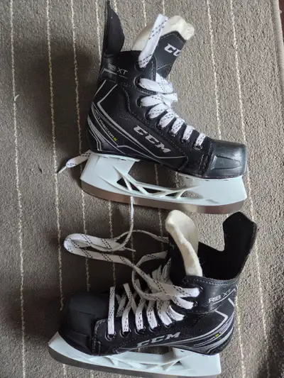 Kids hockey skates size US1 CCM RIB XT, View more