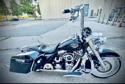 2010 HARLEY DAVIDSON ROAD KING TOURING CALIFORNIA STYLE VICLA CHOLO CHICANO Most excellent very clea...