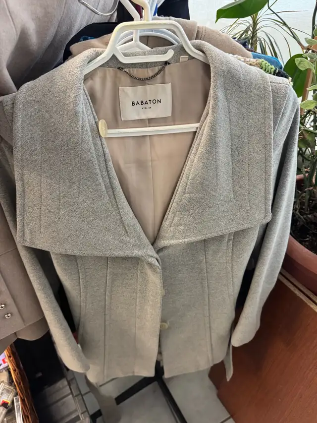 Babatoon Women’s Jacket  in Women's - Tops & Outerwear in City of Toronto - Image 2