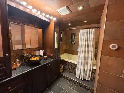4-bedroom house in Aurora
