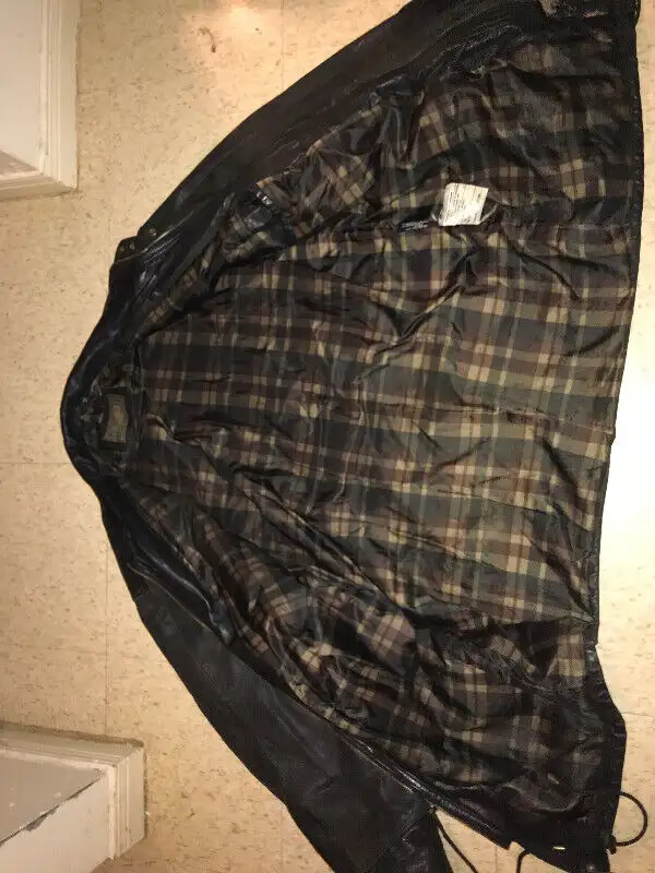 Men’s GALLUCCI leather jacket in good condition!$75 in Men's in Kitchener / Waterloo - Image 4
