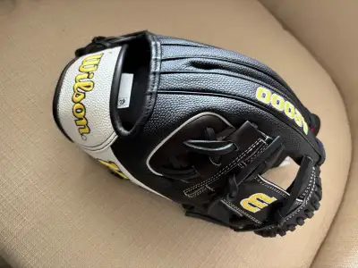 Wilson Right Hand Throw Infield A2000 1786 Baseball Glove, View more