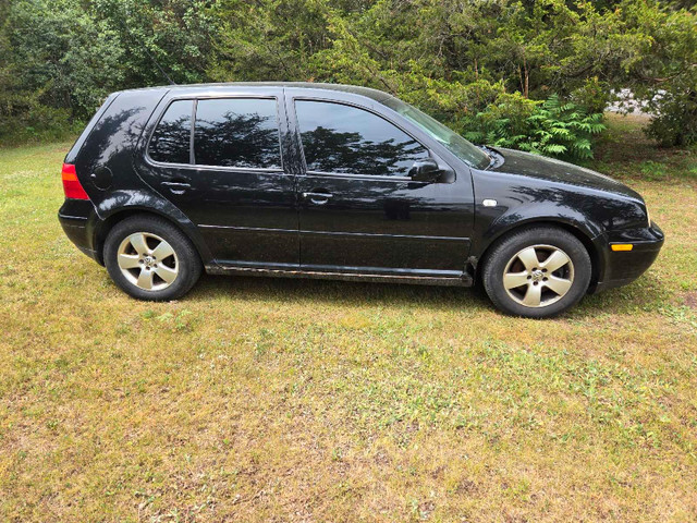 2007 volkswagen golf in Cars & Trucks in Belleville - Image 2