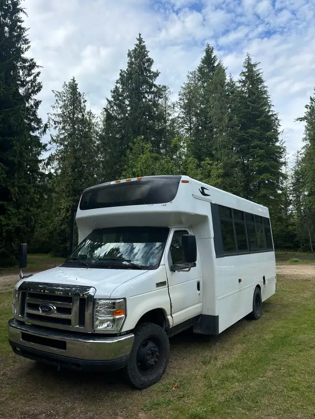Ford e450 camper in RVs & Motorhomes in Revelstoke - Image 3